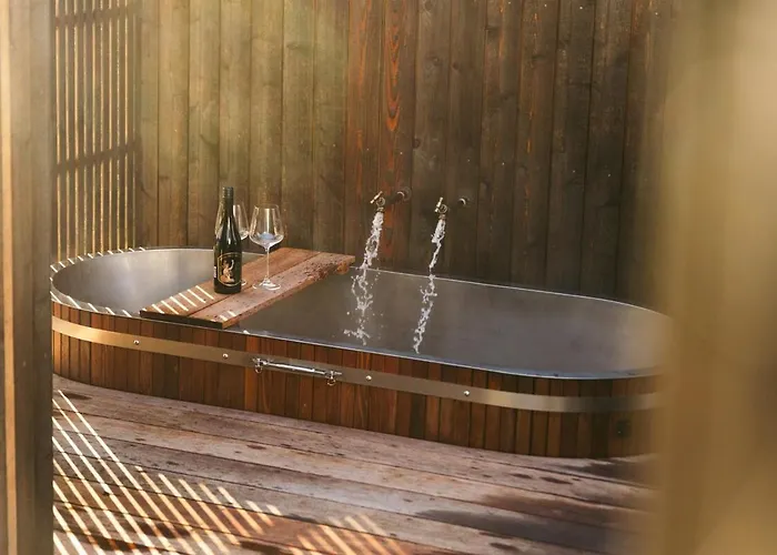 South - Brand New Build, Close To Town Wanaka